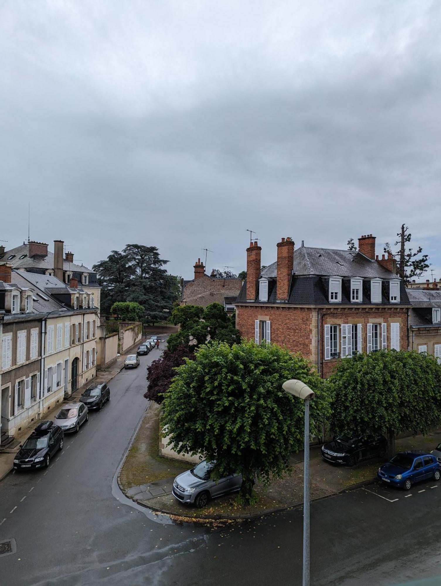Studio 63M2 3Eme Etage Ou Chambre Dans Appartement 2Eme Etage Pour Sejours A Moulins Moulins  Eksteriør billede